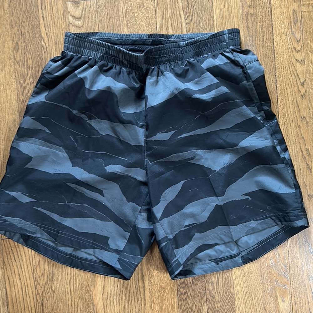 Adidas camo black running shorts men’s 7 inch inseam size medium.